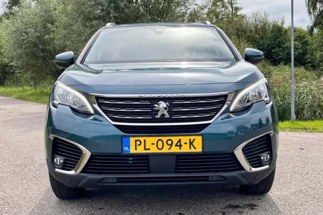 Peugeot 5008 (2017) thumbnail 3