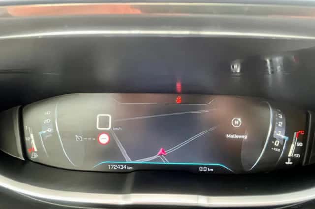 Peugeot 5008 (2017) thumbnail 24