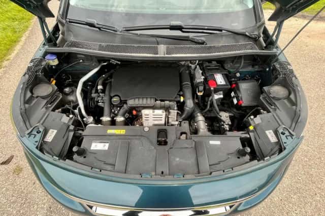 Peugeot 5008 (2017) thumbnail 26