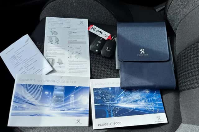Peugeot 5008 (2017) thumbnail 28