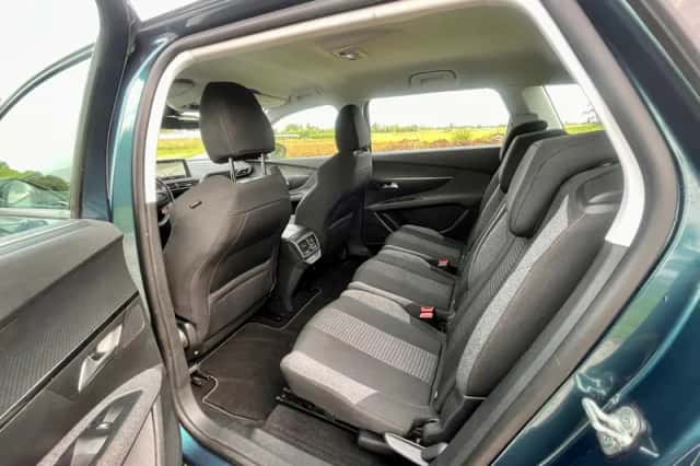 Peugeot 5008 (2017) thumbnail 6