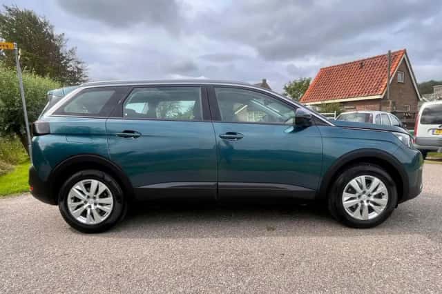 Peugeot 5008 (2017) thumbnail 7