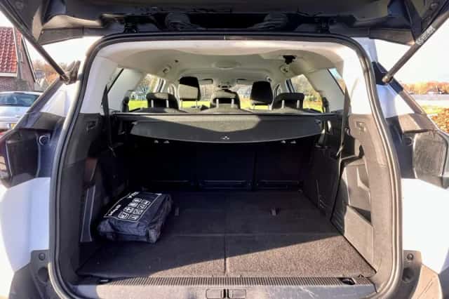 Peugeot 5008 (2018) thumbnail 20