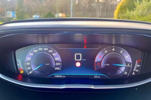 Peugeot 5008 (2018) thumbnail 22
