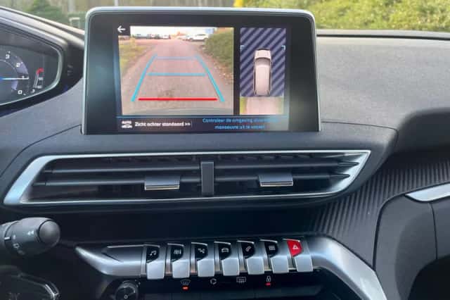 Peugeot 5008 (2018) thumbnail 25
