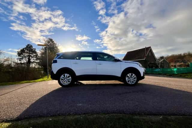 Peugeot 5008 (2018) thumbnail 7