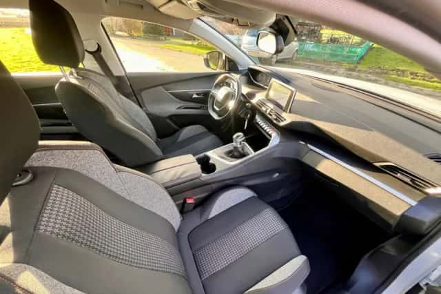 Peugeot 5008 (2018) thumbnail 8