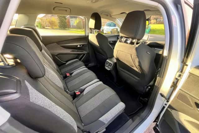 Peugeot 5008 (2018) thumbnail 10
