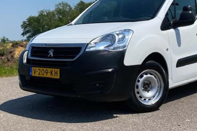 Peugeot Partner (2018) thumbnail 3