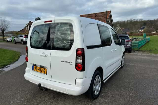 Peugeot Partner (2013) thumbnail 12