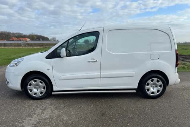 Peugeot Partner (2013) thumbnail 16
