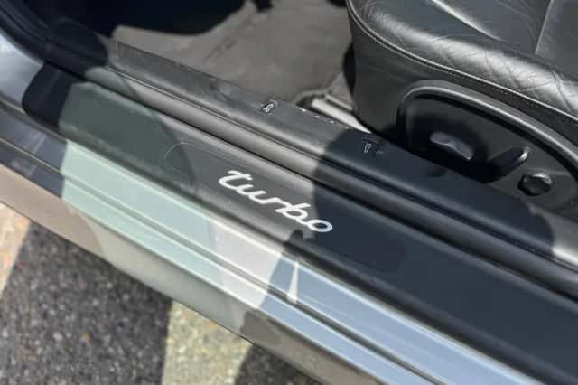 Porsche 911 (2001) thumbnail 19