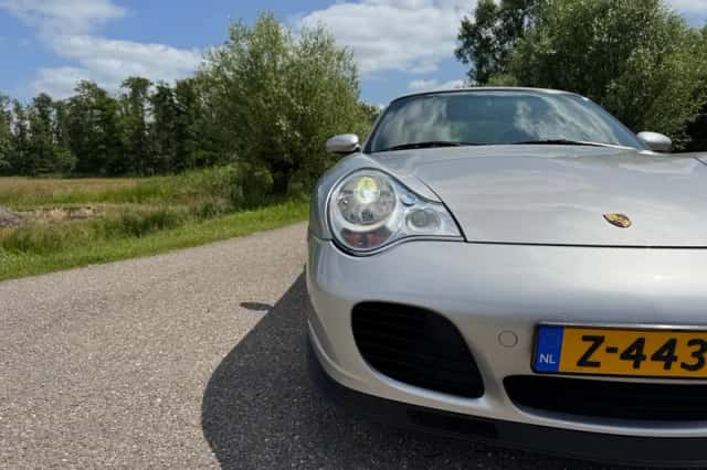Porsche 911 (2001) thumbnail 4