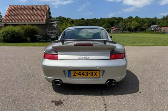 Porsche 911 (2001) thumbnail 8