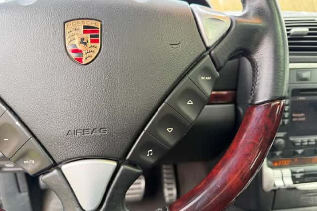 Porsche Cayenne (2004) thumbnail 22