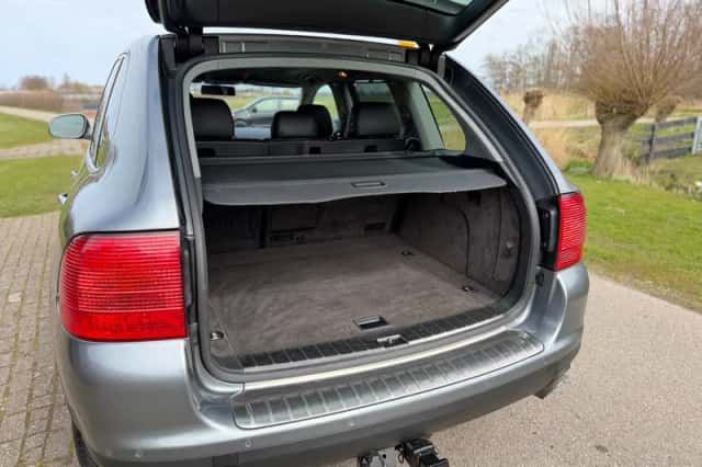 Porsche Cayenne (2004) thumbnail 25