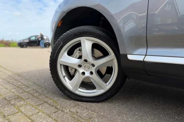 Porsche Cayenne (2004) thumbnail 26