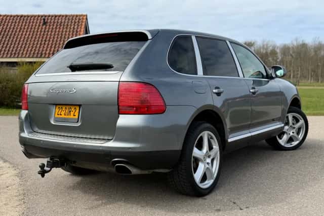 Porsche Cayenne (2004) thumbnail 29