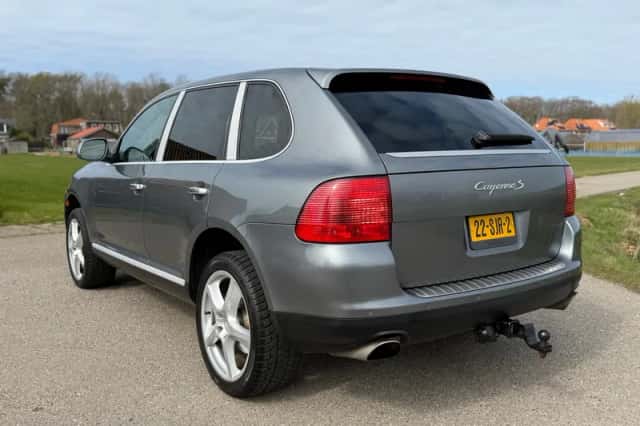 Porsche Cayenne (2004) thumbnail 4