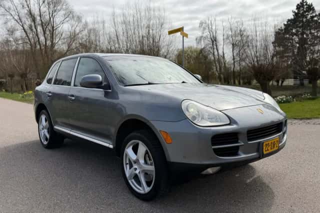 Porsche Cayenne (2004) thumbnail 31