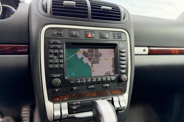 Porsche Cayenne (2004) thumbnail 6