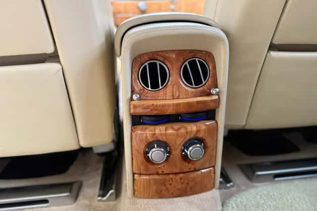 Rolls-Royce Phantom (2005) thumbnail 22