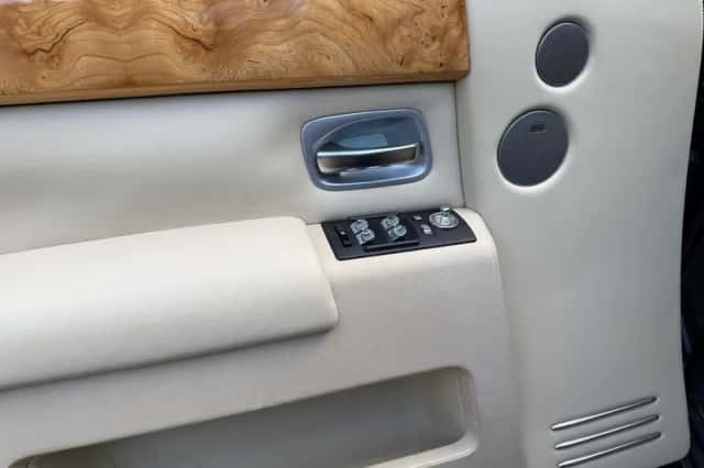 Rolls-Royce Phantom (2005) thumbnail 28