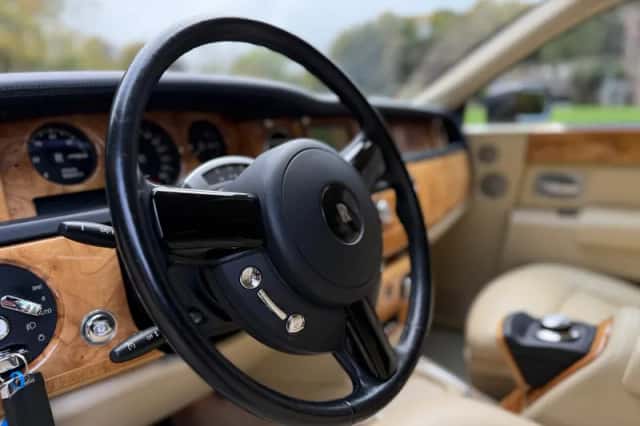 Rolls-Royce Phantom (2005) thumbnail 29