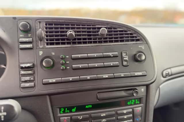 Saab 9-3 (2004) thumbnail 8