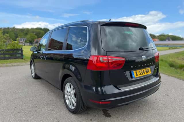 SEAT Alhambra (2012) thumbnail 3
