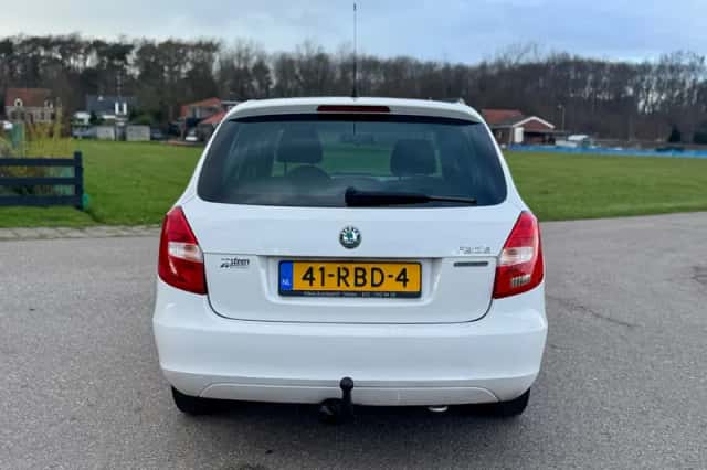 Škoda Fabia (2011) thumbnail 11