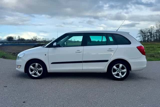 Škoda Fabia (2011) thumbnail 15
