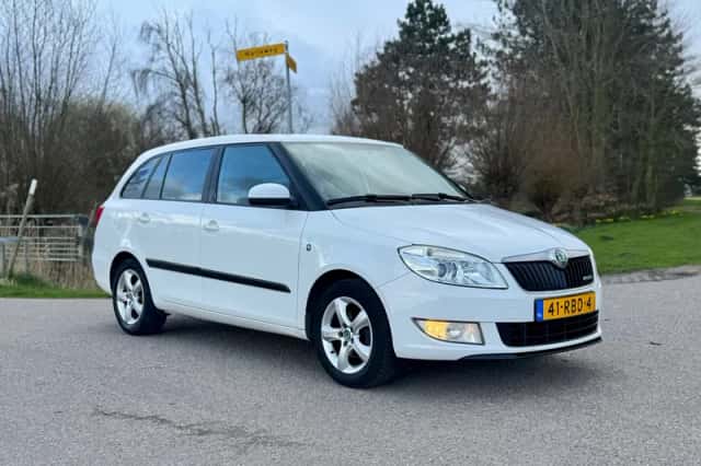 Škoda Fabia (2011) thumbnail 5