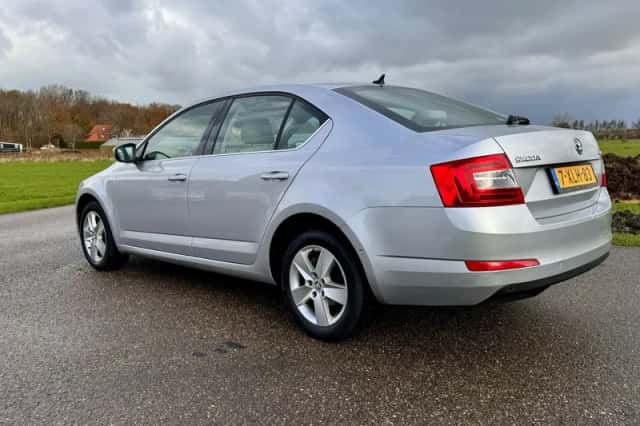 Škoda Octavia (2014) thumbnail 13