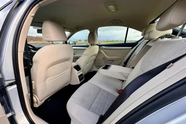 Škoda Octavia (2014) thumbnail 14