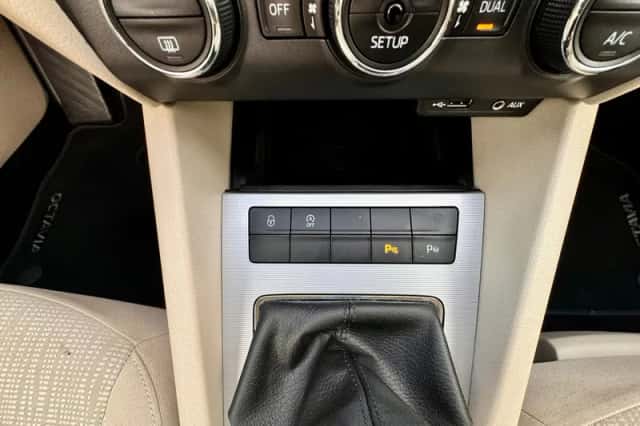 Škoda Octavia (2014) thumbnail 20