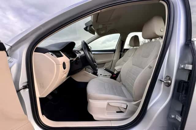 Škoda Octavia (2014) thumbnail 24