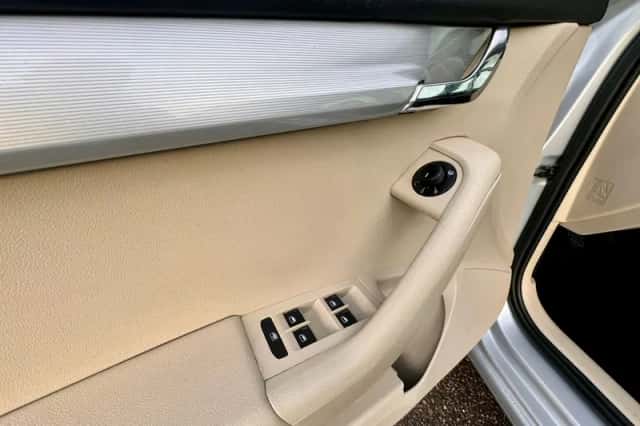Škoda Octavia (2014) thumbnail 28