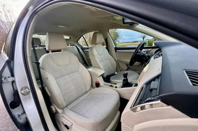 Škoda Octavia (2014) thumbnail 6
