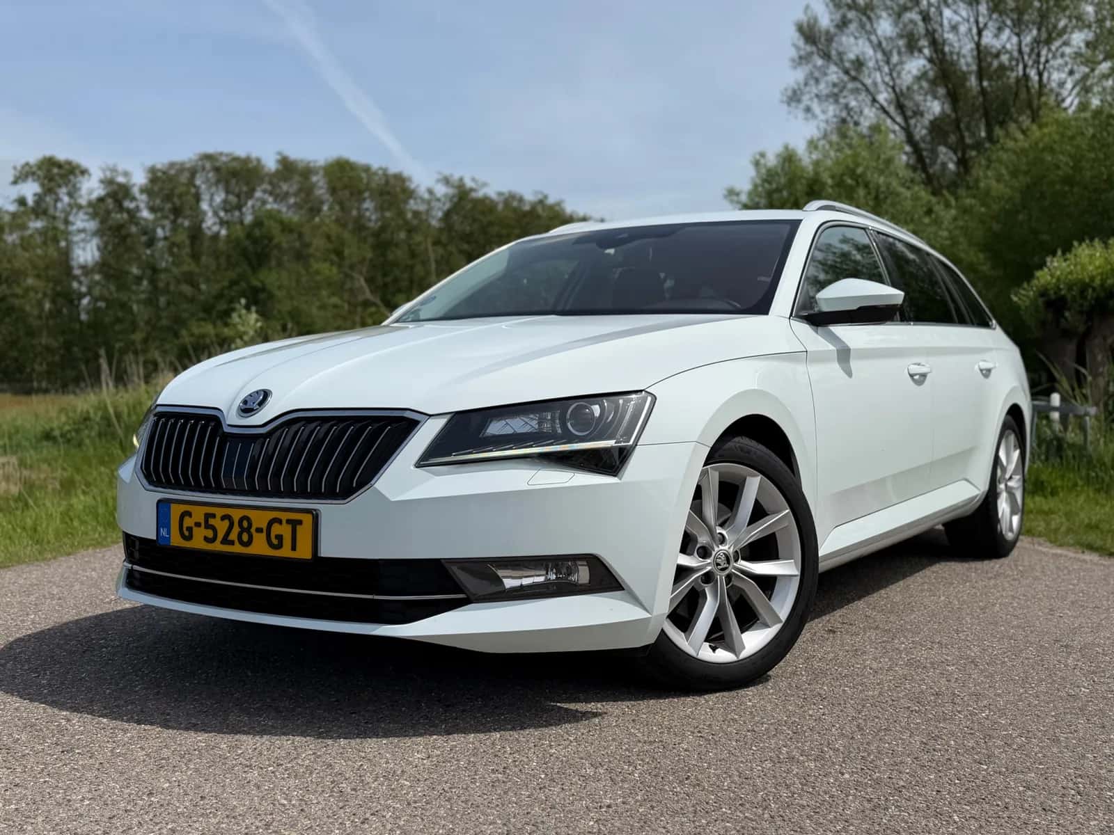 Škoda Superb (2015) — foto 1