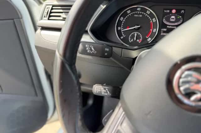 Škoda Superb (2015) thumbnail 15