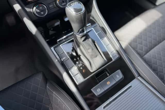 Škoda Superb (2015) thumbnail 20
