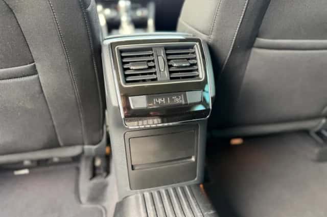 Škoda Superb (2015) thumbnail 25