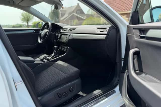 Škoda Superb (2015) thumbnail 28