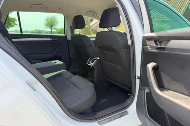 Škoda Superb (2015) thumbnail 29