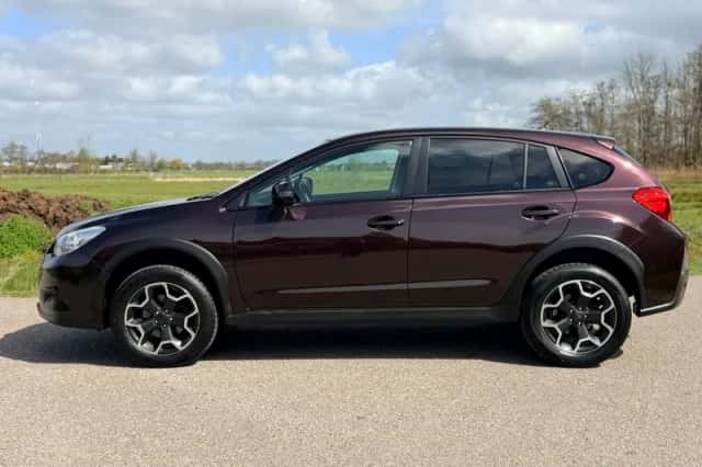 Subaru XV (2012) thumbnail 2