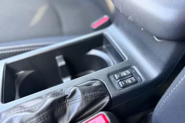 Subaru XV (2012) thumbnail 17