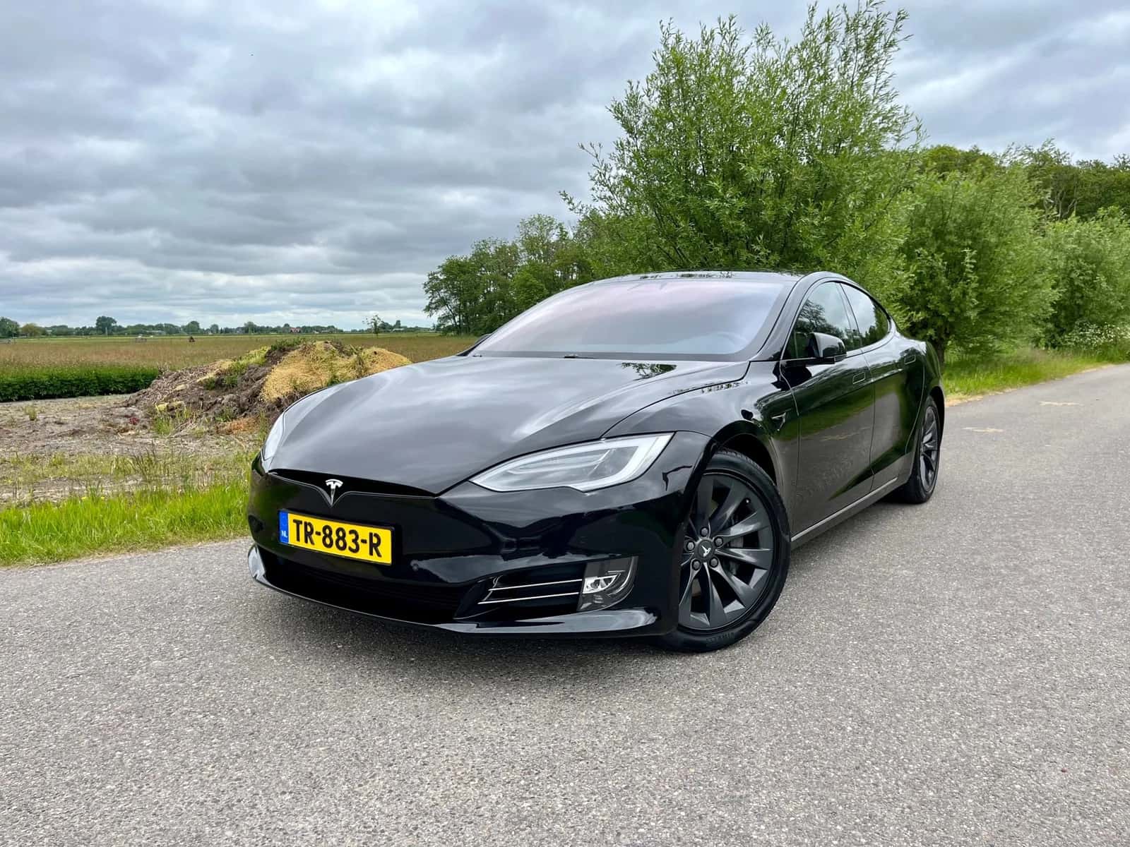 Tesla Model S (2018) — foto 1