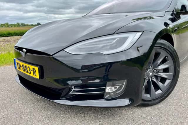 Tesla Model S (2018) thumbnail 3