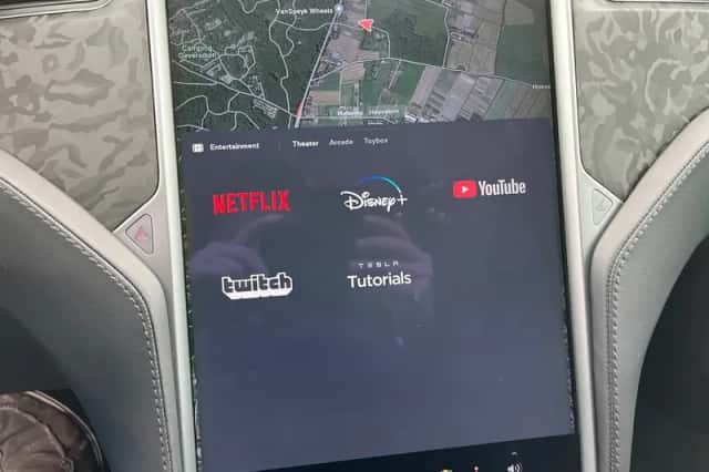 Tesla Model S (2018) thumbnail 25
